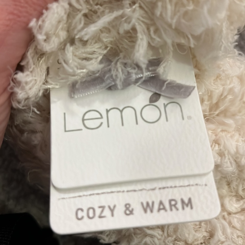 Lemon hat - Picture 3 of 5